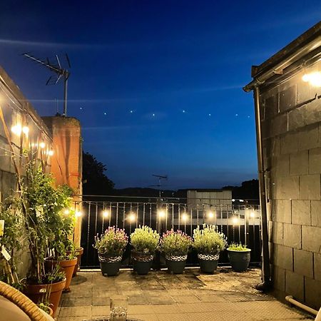 Epic Location, Views & Large Private Terrace Apartment Windsor Luaran gambar