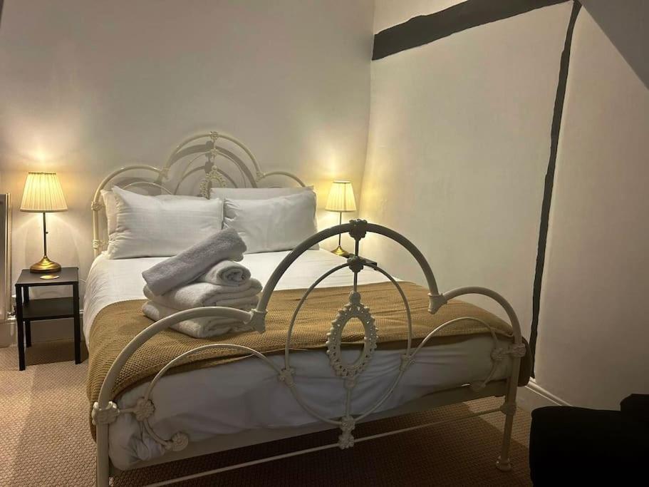 Epic Location, Views & Large Private Terrace Apartment Windsor Luaran gambar