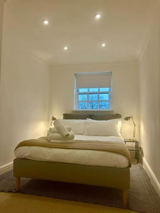 Epic Location, Views & Large Private Terrace Apartment Windsor Luaran gambar