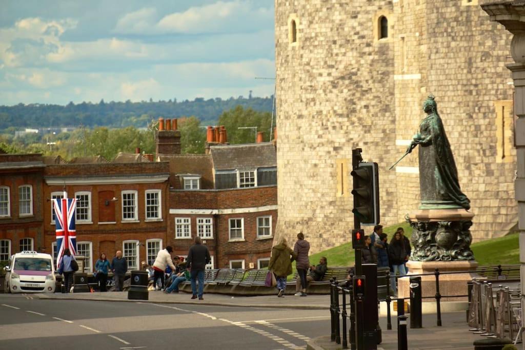 Epic Location, Views & Large Private Terrace Apartment Windsor Luaran gambar